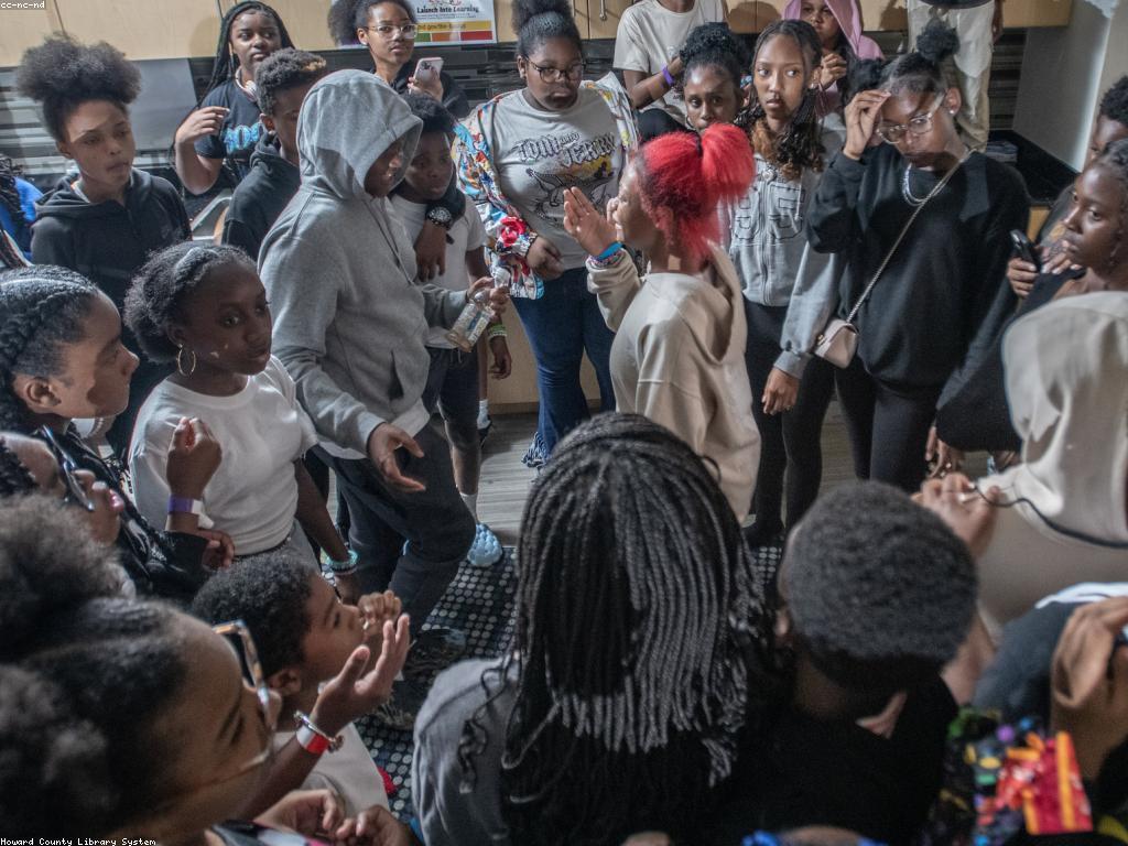 ល្បែងសុីសុី: ធាតុអាស្រ័យនៃការលេង និងការប្រមូលផ្តុំសង្គម